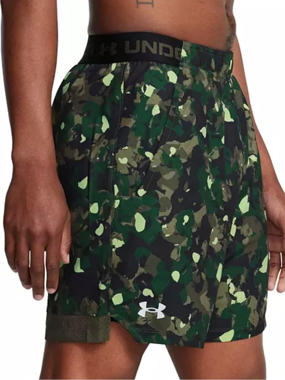 Under Armour Men's Vanish Woven 6" Camo Printed Shorts